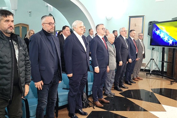 Safet Oručević i Reprezentacija BiH u sjedećoj odbojci dobitnici nagrade “Merhametove” Fondacije 'Muradif Ćato'